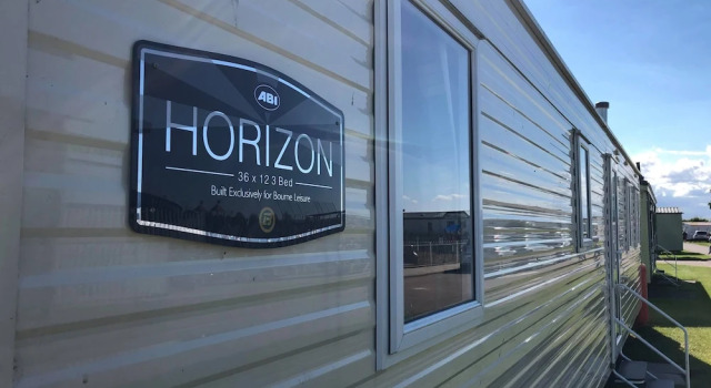 3 Bed 8 Berth Caravan in California Cliffs - D53, Varaa Lomakoti Mökit kohteessa Merseyside, Mökki