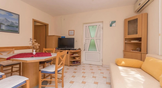 Beautiful Home in Donji Karin With Wifi and 2 Bedrooms, Забронировать Отель Донжи Карин Задарская жупания