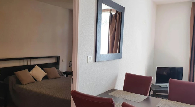 Joli T2 piscine hammam & parking gratuit, Book Hotel Hotels in Carcassonne with a Pool, Swimming Pool