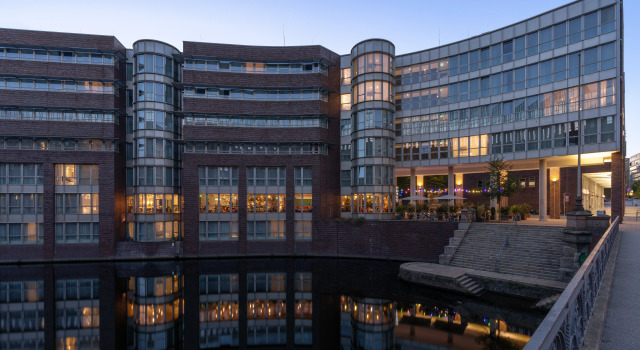 Ruby Lotti Hotel Hamburg by IHG, Забронировать Отель Бизнес-отели Ганзейского города Гамбурга, 4* 5*