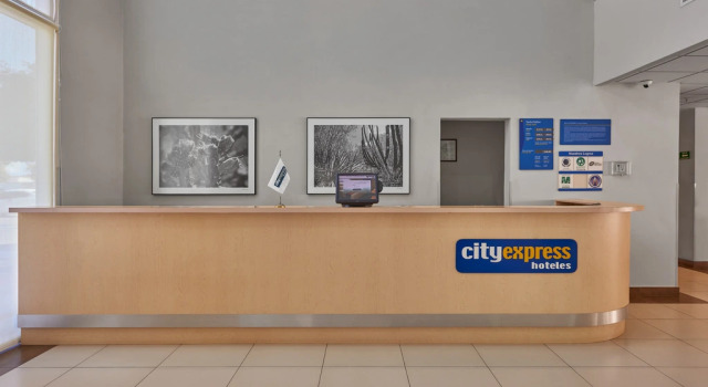 City Express by Marriott Ciudad Obregon, Book Hotel Hotels in Sonora with Parking, Parking
