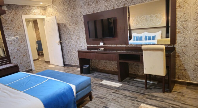 Полулюкс Royal Boutique Hotel