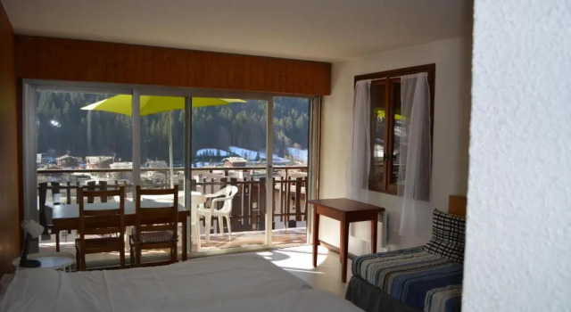 Village Vacances Le Savoy, Prenota Hotel Hotel a Alvernia con parcheggio, Parcheggio