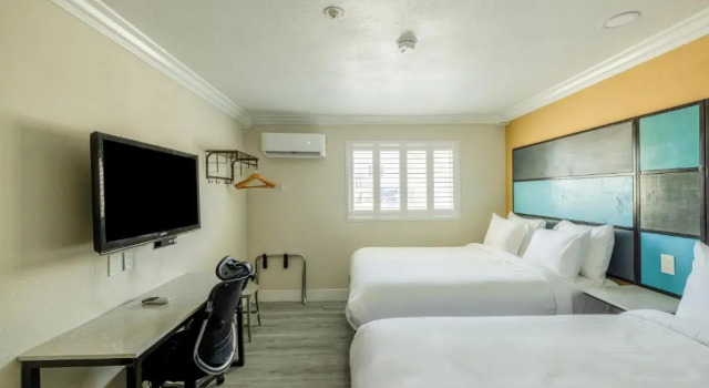 Четырёхместный номер Standard Hotel Avenida Victorville I 15
