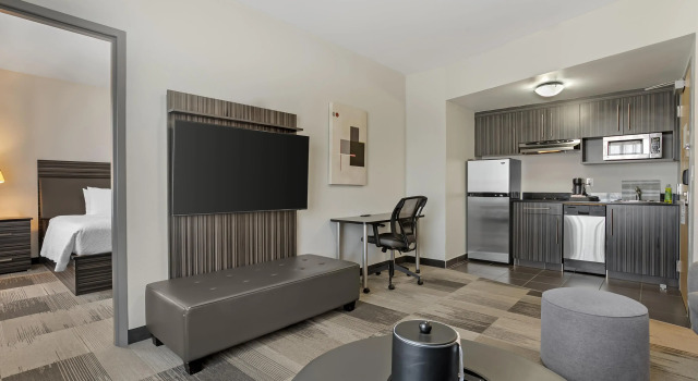 Двухместный люкс c 1 комнатой Best Western Plus Airport Inn & Suites