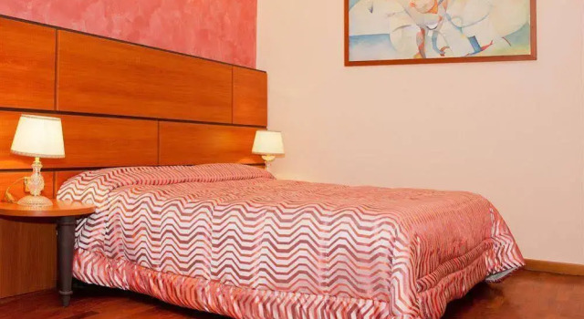Hotel City Center, Buchen Sie Hotel Ruggero Settimo Palermo, in der Nähe von Hafen von Palermo
