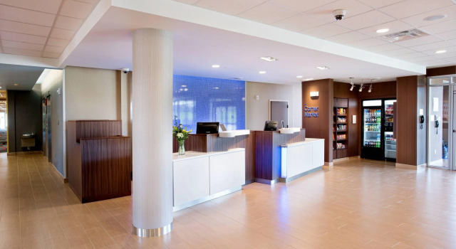 Fairfield Inn & Suites Rochester Mayo Clinic Area/St. Marys, Varaa Hotelli Hotellit Minnesota pysäköinnillä, Pysäköinti