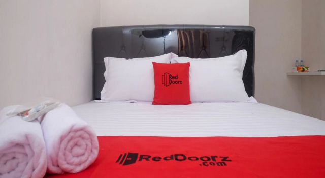 RedDoorz Syariah near Jogja Expo Center, Book Hotel Hoteller i Banguntapan med parkering, Parkering