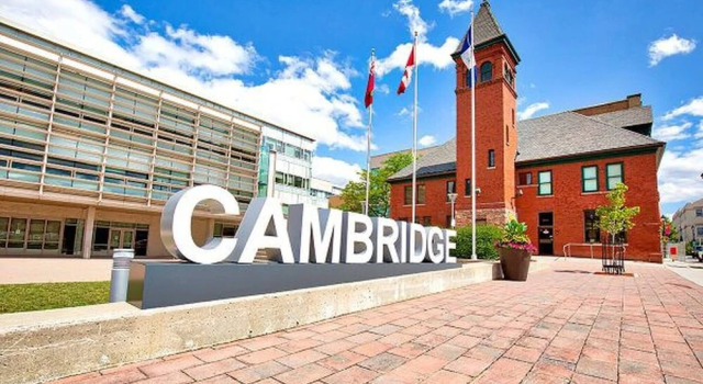 Luxurious Town House With x2 Cars Garage No01, Rezervați Hotel Cambridge Huron, Perth, Waterloo and Wellington