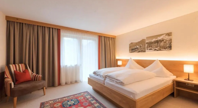 Номер Comfort "Quality Hosts Arlberg Hotel Garni Mössmer"