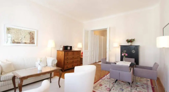 Apartment Traditional Living