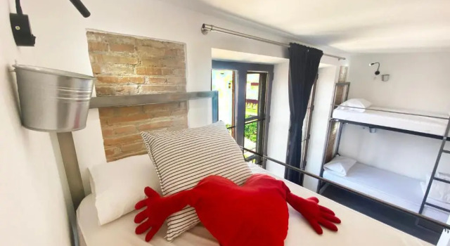 Кровать в общем номере ECO Hostel