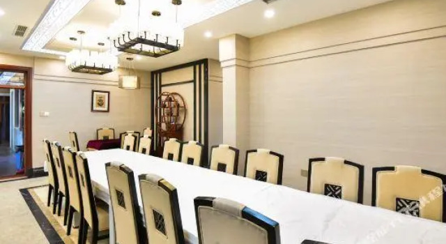 Beijing Yiquan Leisure Club, Book Hotel Hoteller i Beijing Province med parkering, Parkering