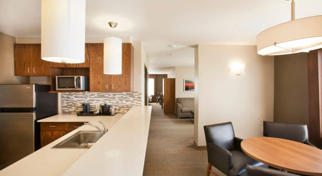 Четырёхместный люкс Holiday Inn Express Hotel & Suites Hot Springs by IHG