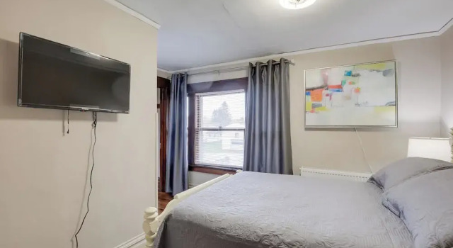 Коттедж с 5 комнатами Spacious Home in Ramsay: 9 Smart TVs + Pool Table!