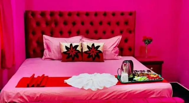 White palace Airport hotel, Забронировать Отель Отели Западной провинции 3 звезды, 3*