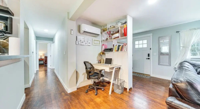 14 Mi to Dtwn Seattle: Sleek Home w/ Large Yard, Buchen Sie Ferienhaus Renton Washington (state)