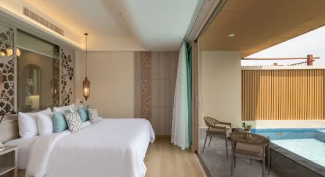 Pool Suite с частичным видом на море The Little Shore Khao Lak by Katathani