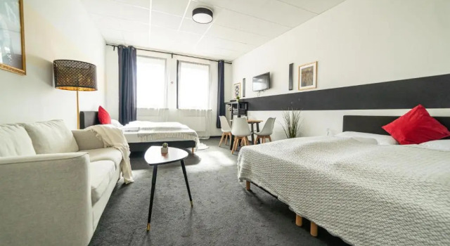 Номер Comfort FULL HOUSE Hotel Nürnberg - shared bath & kitchen