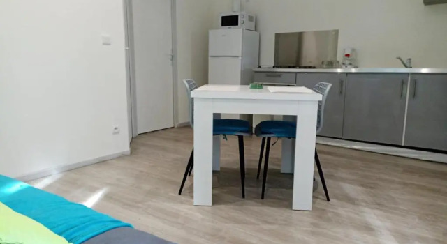 Appartement d'une chambre avec jardin clos et wifi a Le Gosier a 2 km de la plage, Varaa Huoneisto Hotellit Grande-Terre uima-altaalla, Uima-allas