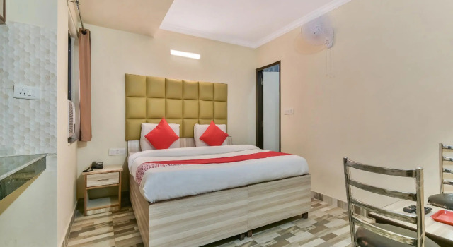 Oyo 23424 Hotel Clink, Забронировать Отель Отели Нью-Дели с завтраком, Завтраки
