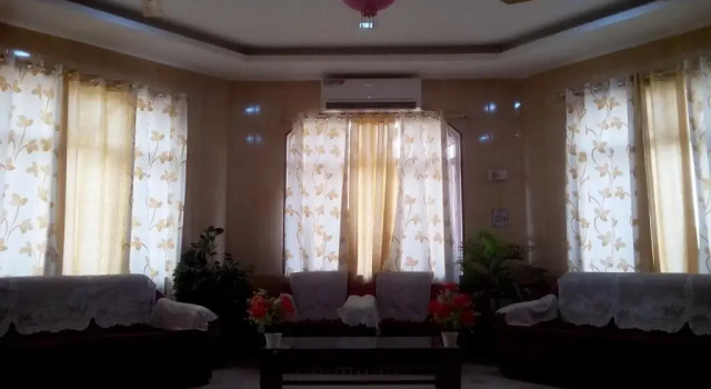 Hotel Pratap Palace, Забронировать Отель Отели штата Раджастхана с парковкой, Парковка