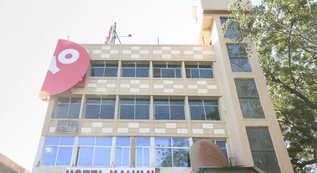 OYO 11427 Hotel Kalyan, Rezerwuj Hotel Hotele w Gujarat ze śniadaniem, Śniadanie