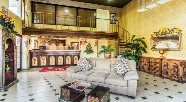 Econo Lodge Whiteville, Забронировать Отель Уайтвилл Северная Каролина