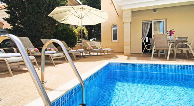 Villa Alyson, Rezerwuj Willa Wille w Paralimni, Willa