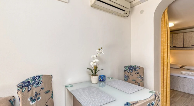 Brač Island Apt Mladineo A4 300mt From S, Prenota Appartamento Bol 