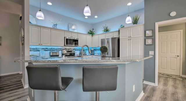 Вилла Swim in Pools and Play Golf Eleanor Villages Home