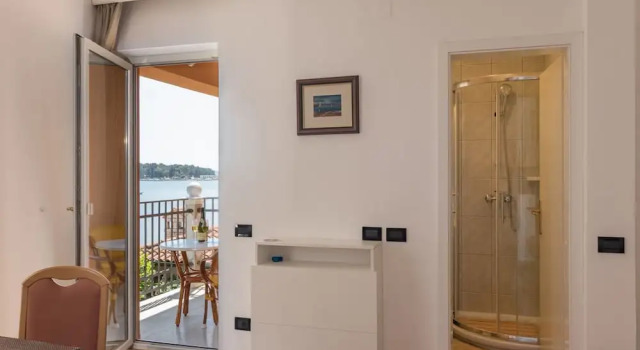 Modern apartment with balcony and sea view for 2 persons in Medulin