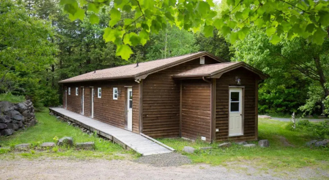 Номер Standard Mersey River Chalets a nature retreat
