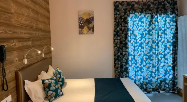 Четырёхместный номер Standard с видом на горы Hôtel Lacour