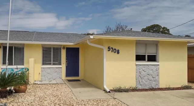Коттедж с 2 комнатами 5708 Sunset Ave 2 Bedroom Home by RedAwning