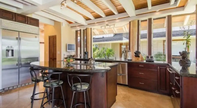 Коттедж Rate Elegant Home With hot tub and Pool on Makai Golf Course