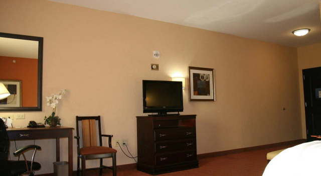Durant Inn & Suites