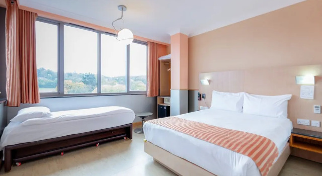 Трёхместный номер Premier Eurotraveller Hotel - Premier - Harrow
