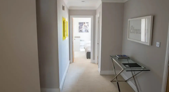 2 Bed 2 Bath Waterfront Views Parking 4th Flr, Забронировать Отель Ипсвич Суффолк, рядом с Музей в бомбоубежище на Клиффорд-Роуд