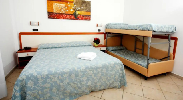 Четырёхместный номер Standard Hotel Baia