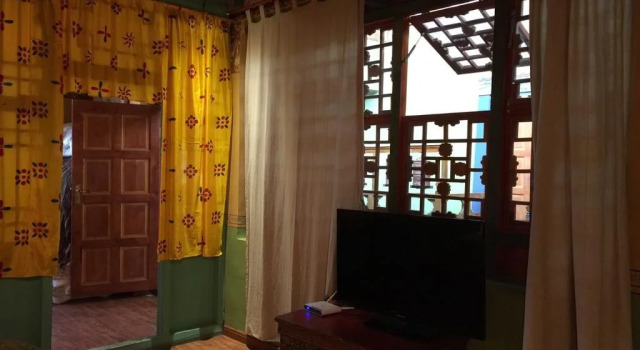 Bakuoyin Cultural Hotel, Prenota Hotel Lhasa Xinjiang