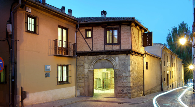 Dorma Casa De Los Linajes