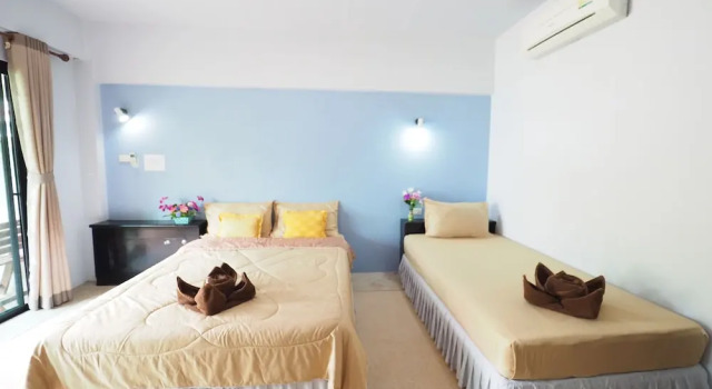 Трёхместный номер Superior с балконом Lanta Darawadee Resort