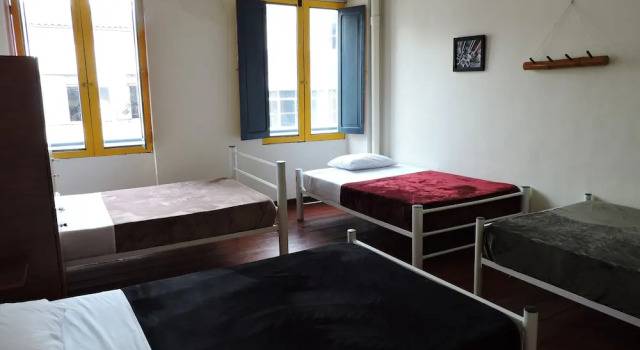 Кровать в общем номере (женский номер) Golden Frog Manizales