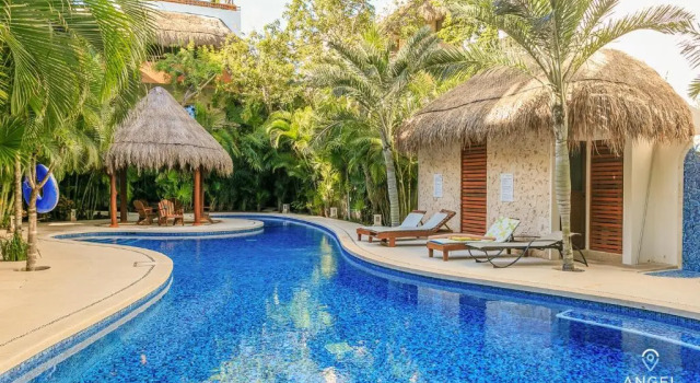 Апартаменты с видом на бассейн Condos Perfectly Situated Between the Beach & Tulum Town by Stella Rentals