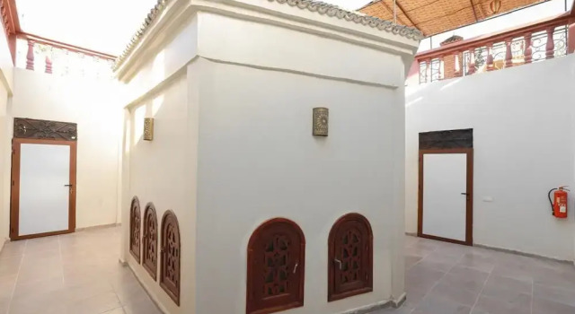 Emerald palace, Забронировать Отель Отели Марракеш-Тенсифт-Эль-Хауз с парковкой, Парковка