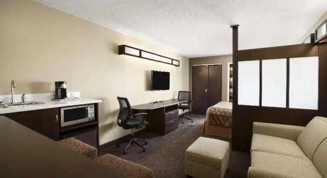 Номер Standard Microtel Inn and Suites by Wyndham Weyburn
