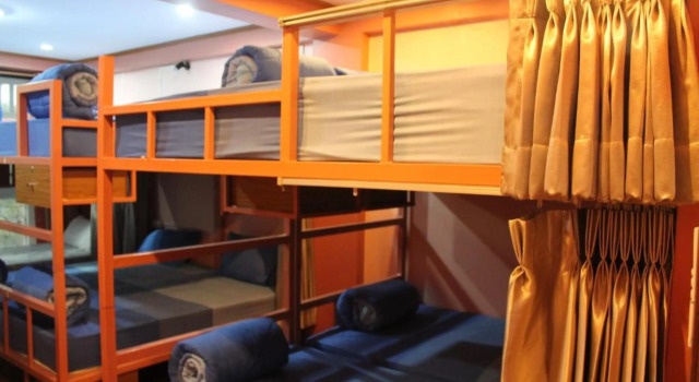 T2B Hostel, Забронировать Хостел Отели Чиангмай с парковкой, рядом с Wat Srisupan, Парковка