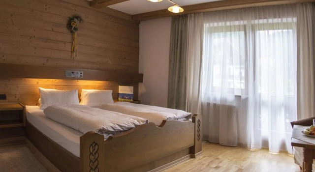 Pension Anneliese, Prenota Hotel Hotel a Tirolo con parcheggio, Parcheggio