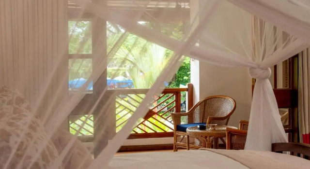 Двухместный номер Deluxe с балконом Le Colonial 1506 - Exclusive Luxury Hideaway